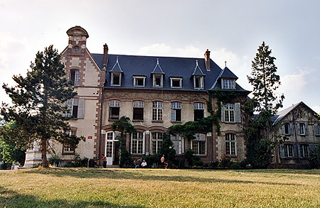 camp-ecole-des-roches-france-verneuil-sur-avre-accommodation-8.jpg