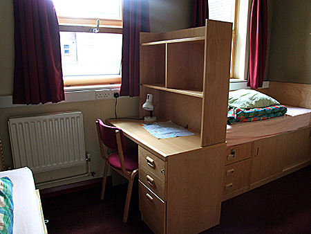 british-study-centres-england-ardingli-accommodation-2.jpg