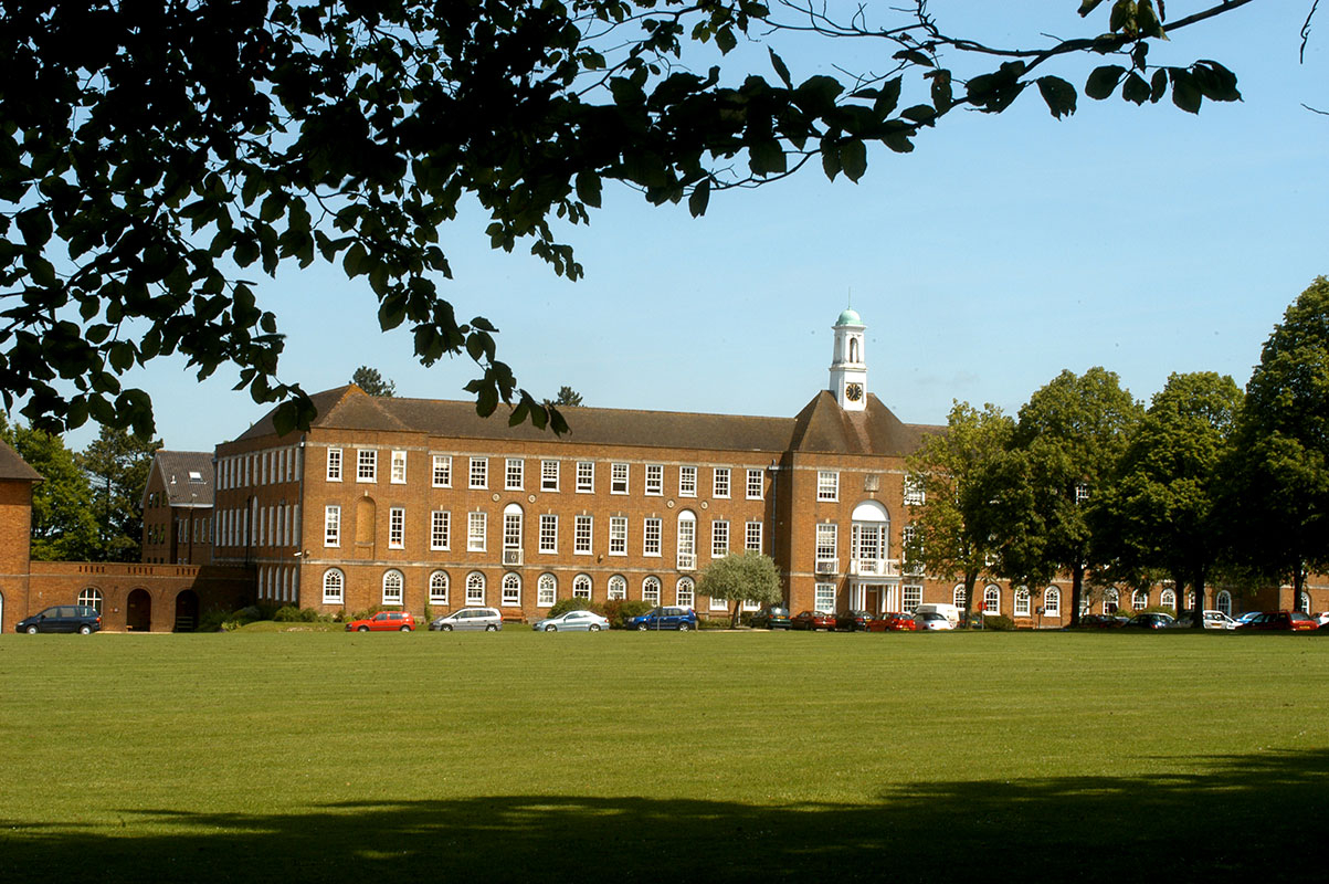 Винчестерский колледж в Англии